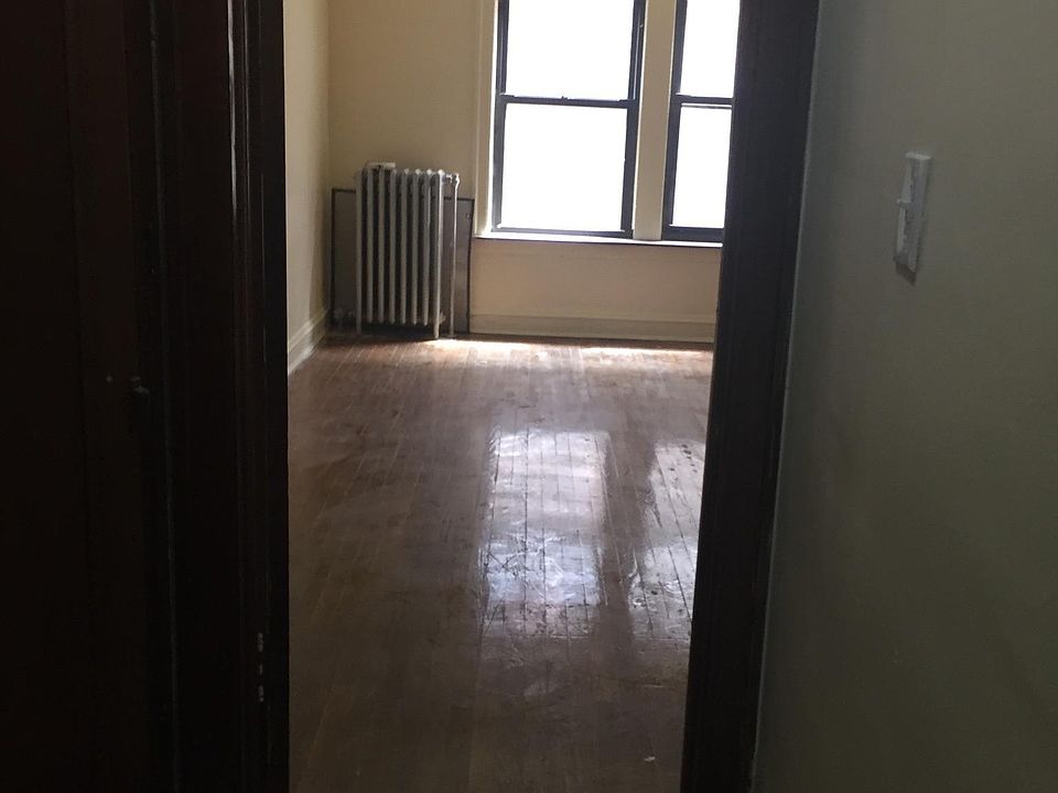 1st image of 7925 S King Dr #2