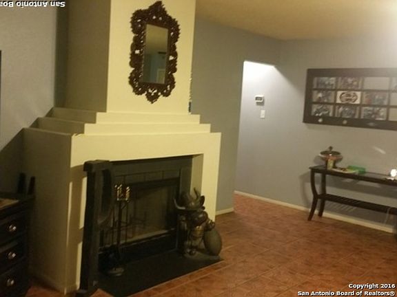 5th image of 10418 Dugas Dr
