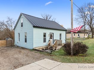309 W State Rd, Grant, MI 49327