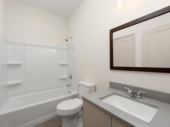 4th image of 13 Village Dr #13
