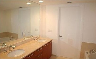 3rd image of 50 Biscayne Blvd APT 4011