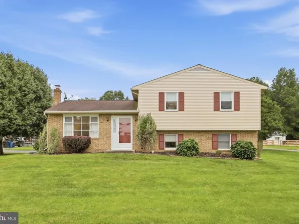 61 Stanley Hauver Dr, Smithsburg, MD 21783
