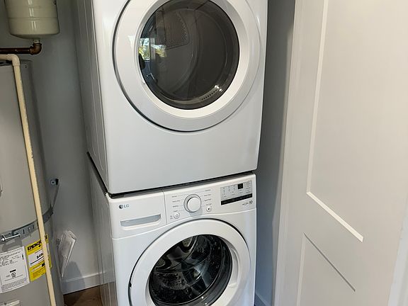 3rd image of 1805 W Overland Rd #201