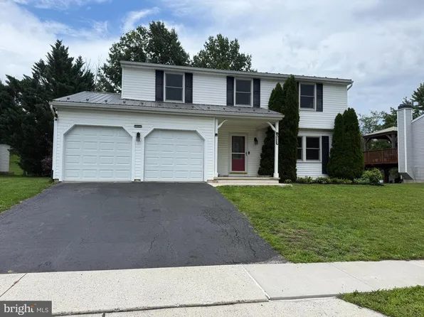 5572 Banbridge Dr, Harrisburg, PA 17112