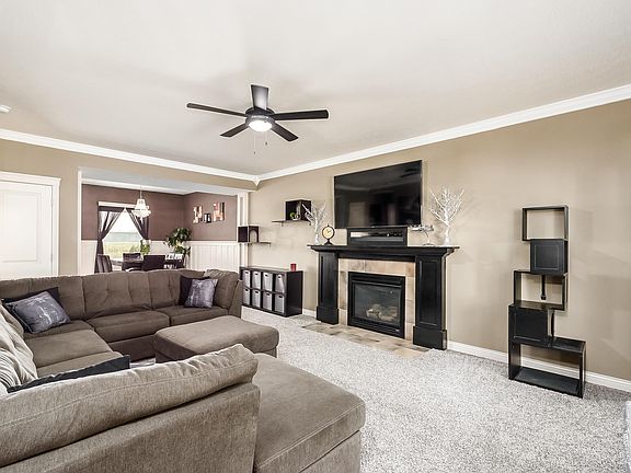 2nd image of 214 White Elm Dr
