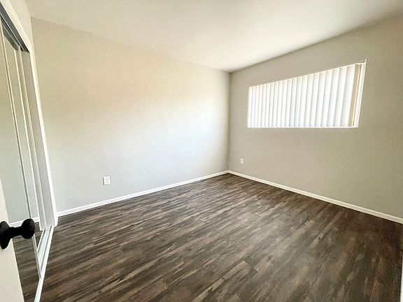 5th image of 1100-1154 N Mollison Ave #1142