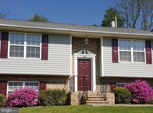 587 Cresthaven Ct, Front Royal, VA 22630