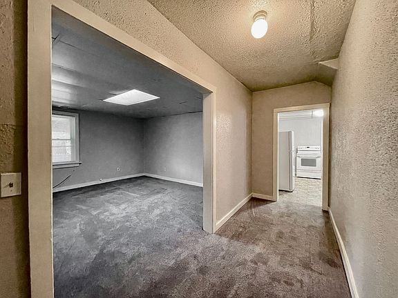 2nd image of 2337 Peck St #1