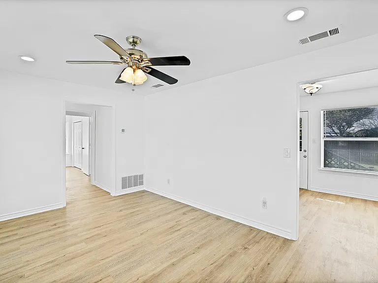 2604 Danny Ln — Photo 7