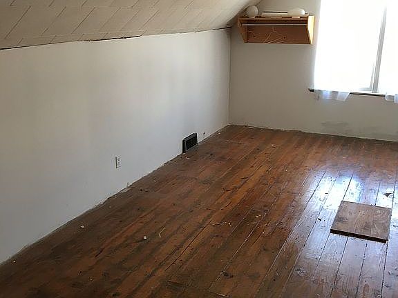 5th image of 54 Hill Ave