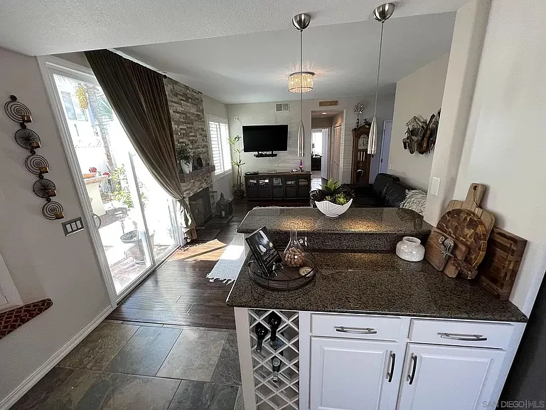 4575 Avenida Privado — Photo 11