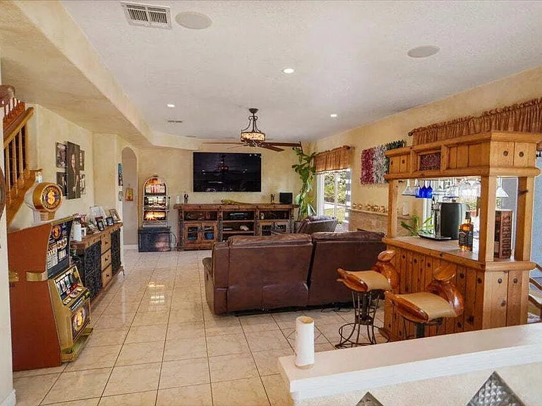 41904 Tucson Ct — Photo 9
