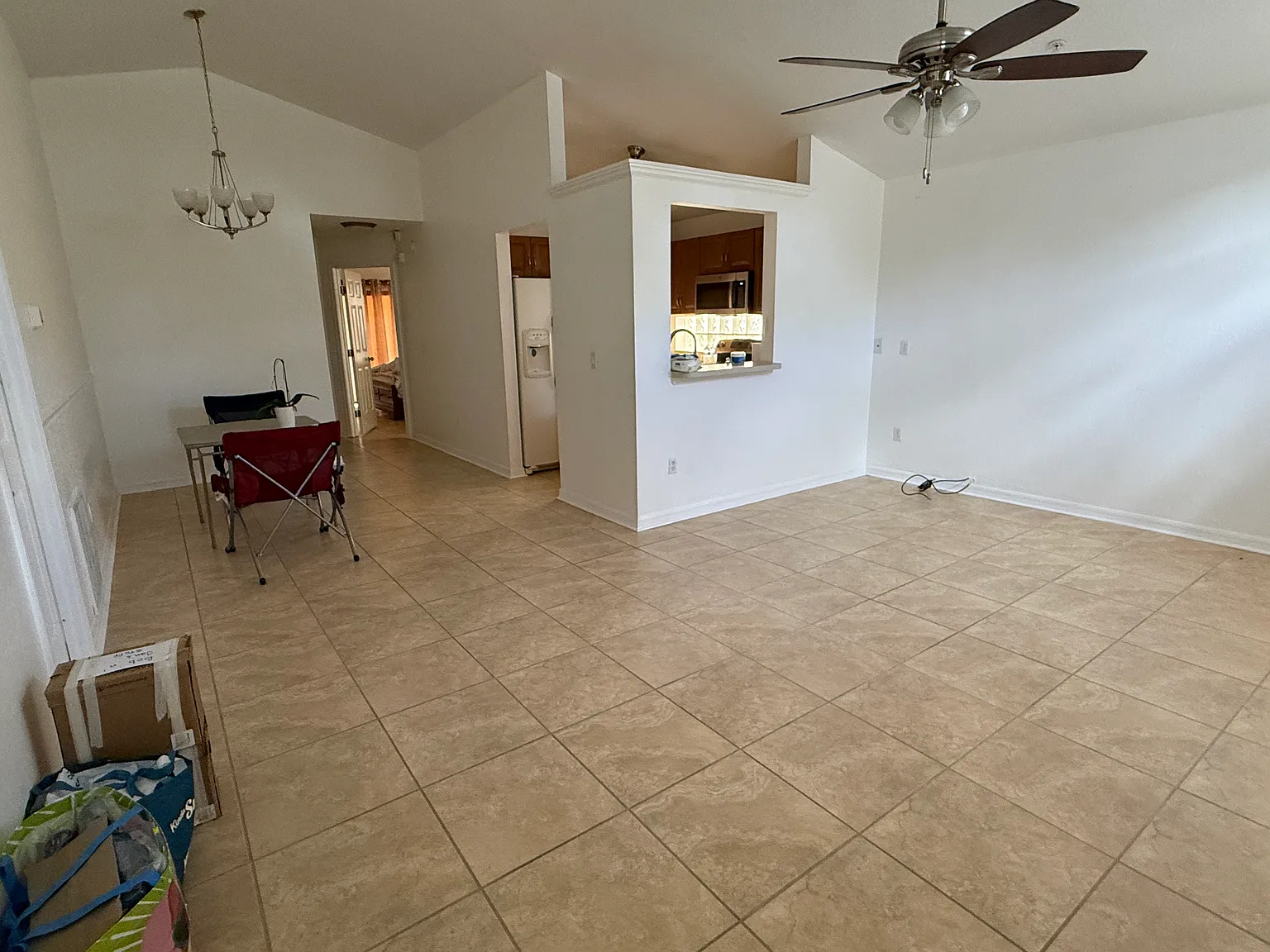 3 bed, 1114 sqft, $2,200 — Photo 2