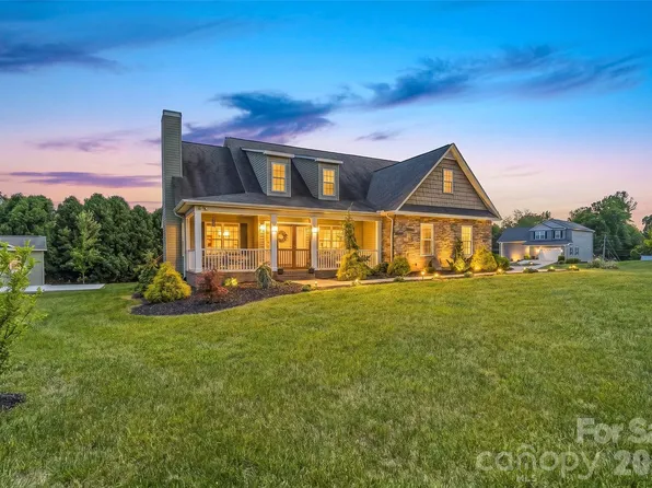 2103 Olde Pond Ct, Hudson, NC 28638