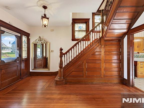3rd image of 78 Stewart Avenue