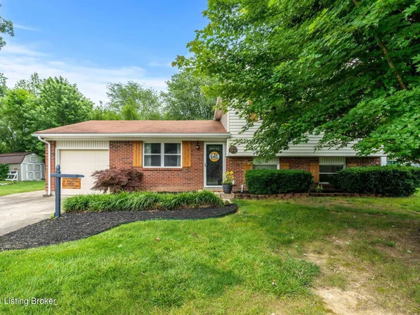 4811 Lunenburg Dr, Coldstream, KY 40245