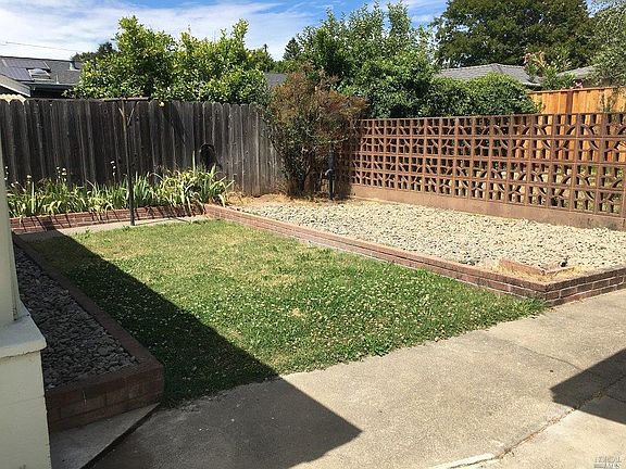 2nd image of 1418 Vista Ave