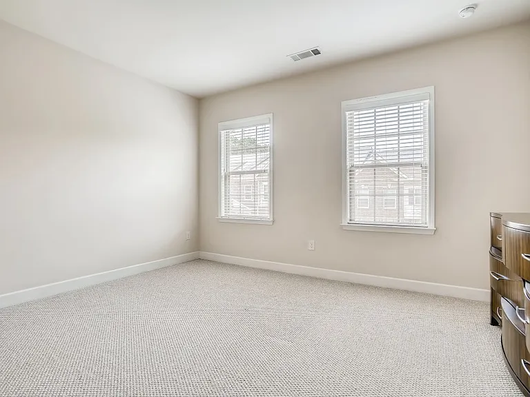 2544 Josselyn Ln SE — Photo 32