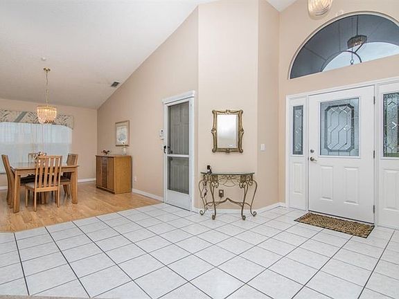 2nd image of 9747 Oakwood Hills Ct