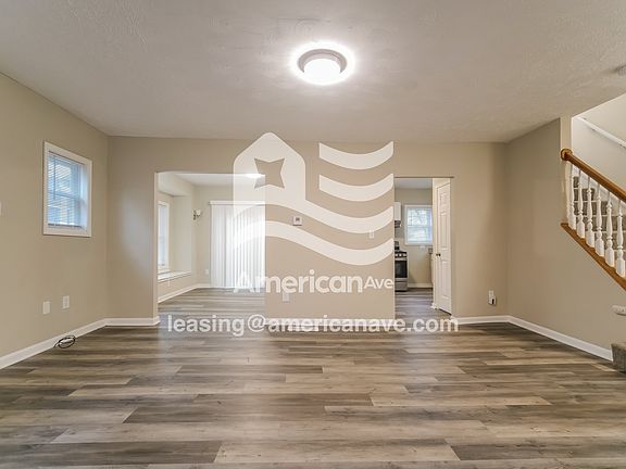 1115740_005_wm_-_living_room_13491509.jpg