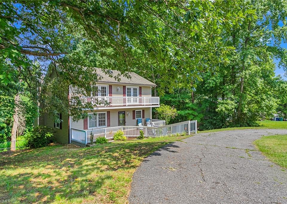 1st image of 147 Glen Meadow Dr