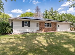300 E Raven St, Belle Plaine, MN 56011