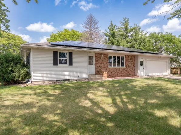 300 E Raven St, Belle Plaine, MN 56011