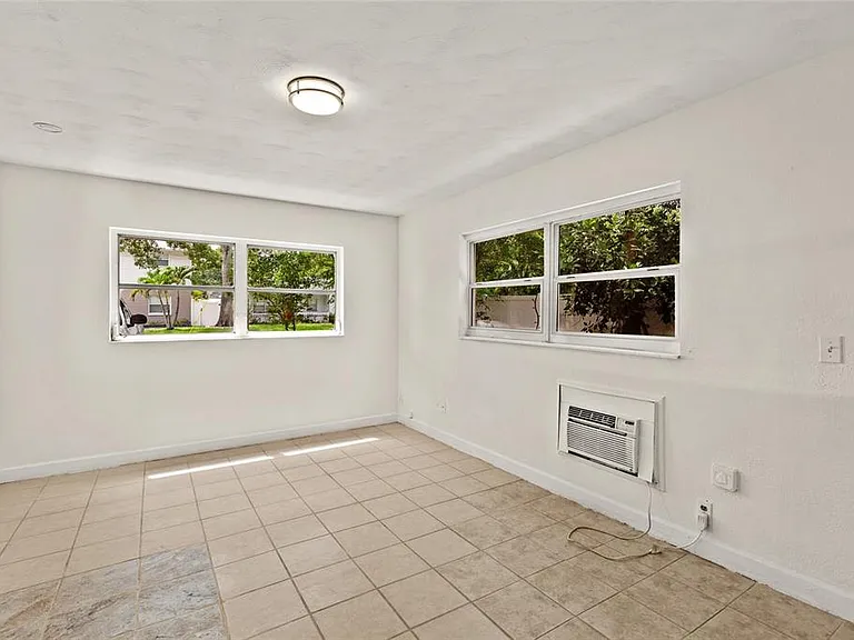 4222 18th St N — Photo 21