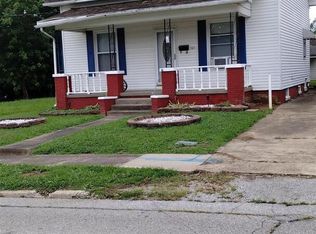 121 W Park St, Harrisburg, IL 62946