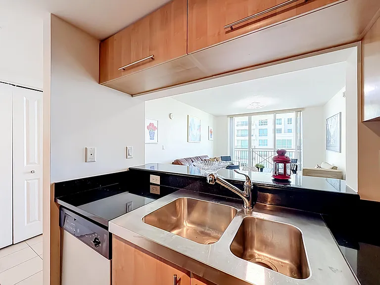 610 W Las Olas Blvd #1819N — Photo 19