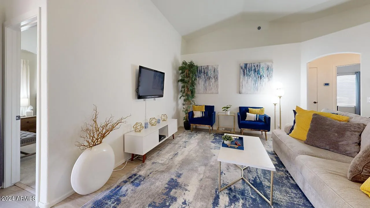 3 bed, 2.0 bath, 1567 sqft, $2,250 — Photo 3