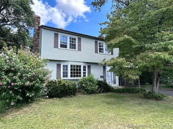 47 Crestwood Dr, Manchester, CT 06040