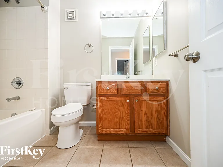 6176 Fox Run Ln — Photo 13