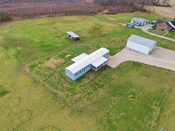 4th image of 785 Clear Creek Rd