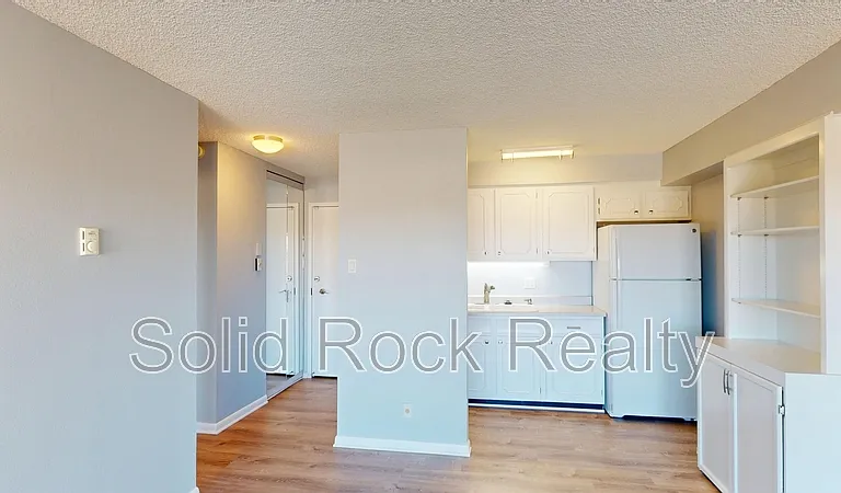 411 Lakewood Cir #B1110 — Photo 3