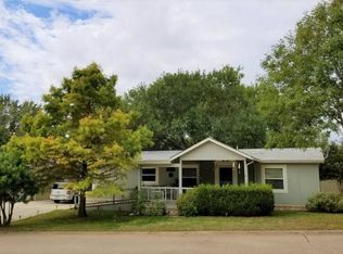 323 Live Oak St, Ingram, TX 78025