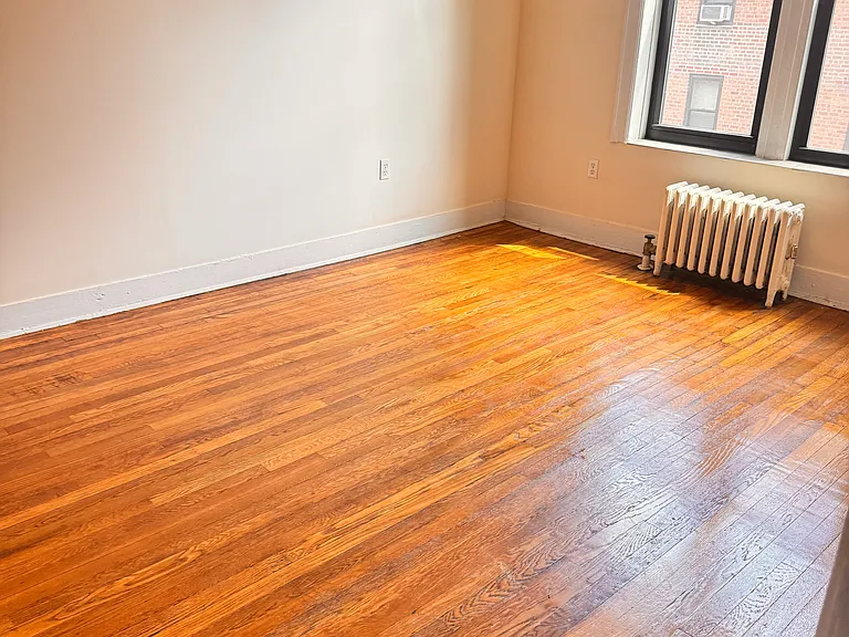 14444 Sanford Ave #4G — Photo 10