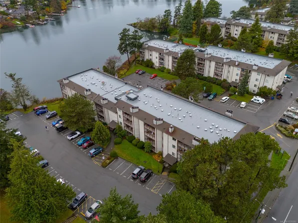 69 Gorge Rd W #203, Saanich, BC V9A 1L9