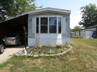 32 Waterview Pkwy, Hamburg, NY 14075