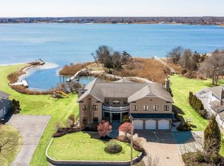 98 Evergreen Ave, East Moriches, NY 11940