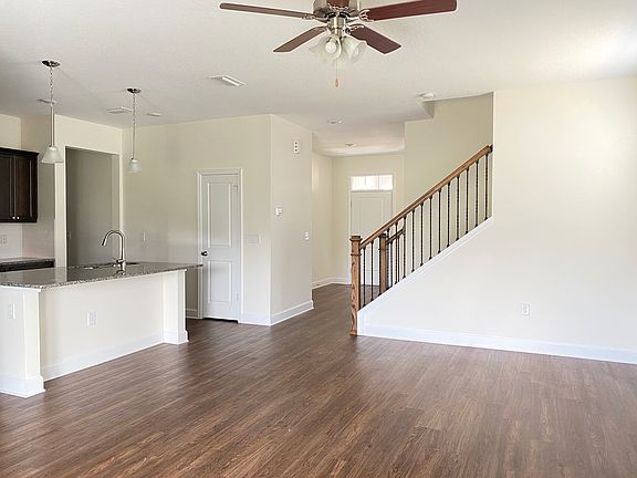 4th image of 318 Pine Terrace Dr