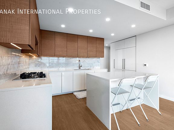 5th image of 2108 Gilmore Ave #5204