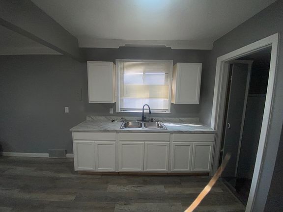 5th image of 8443 Pierson St
