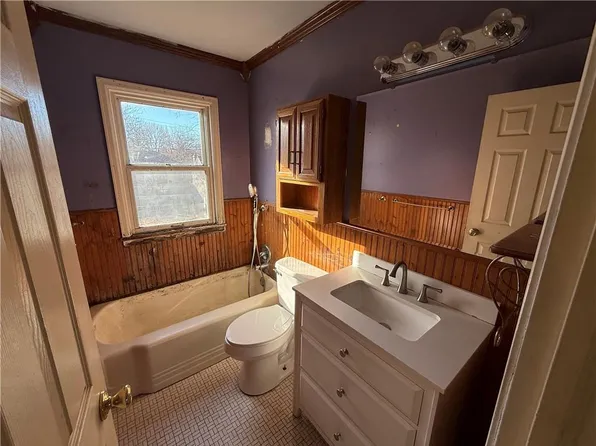 5107 W 51st St, Roeland Park, KS 66205