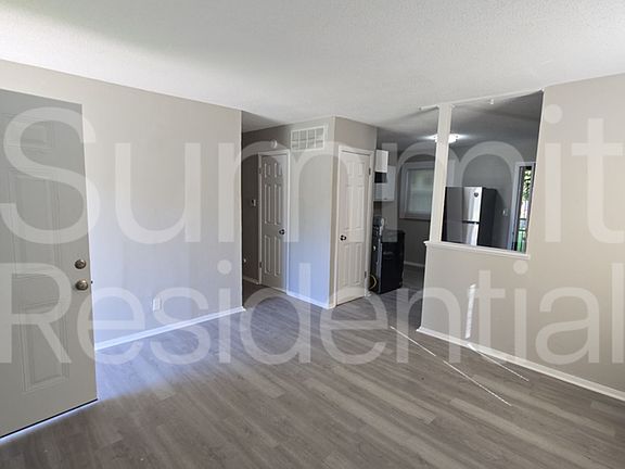 2nd image of 5707 E 40th St