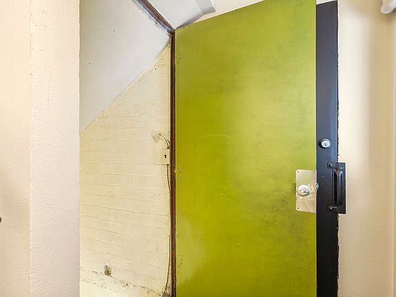 4th image of 752 Bellevue Ave E Unit 23