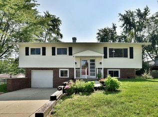 1645 Ashley Rd, Hoffman Estates, IL 60169