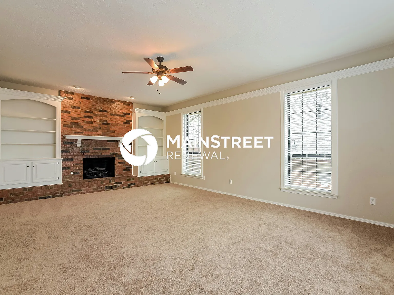 1100 Fountain Gate Ct — Photo 2