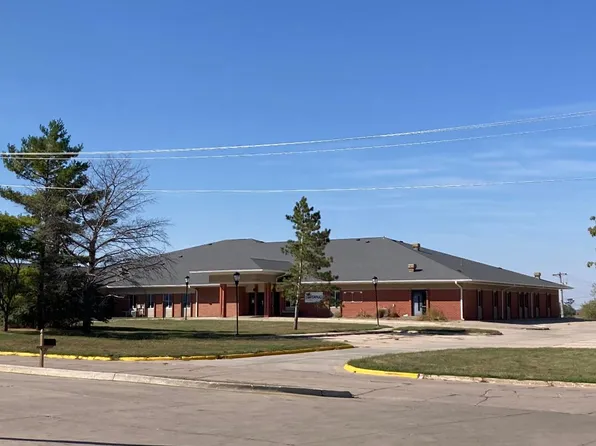 2413 Edgington Ave, Eldora, IA 50627