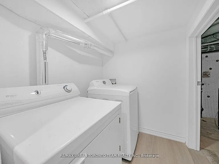 880 Dundas St E #MAIN — Photo 13